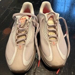 A.P.D Women's Athletic Shoes - White and Pink